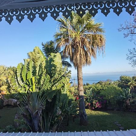 Le Jacaranda Du Guillaume Bed & Breakfast Le Guillaume Екстериор снимка
