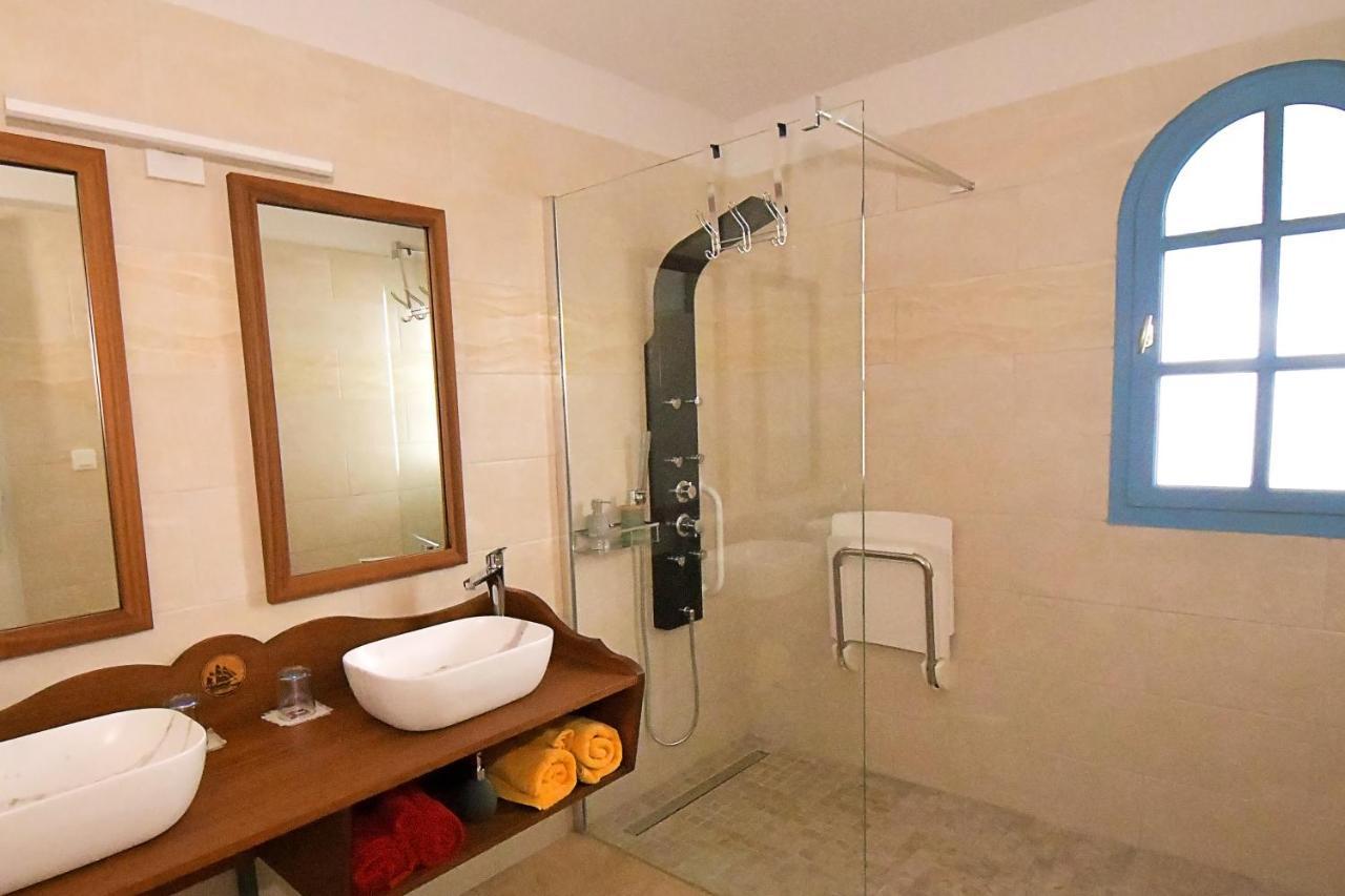 Le Jacaranda Du Guillaume Bed & Breakfast Le Guillaume Екстериор снимка