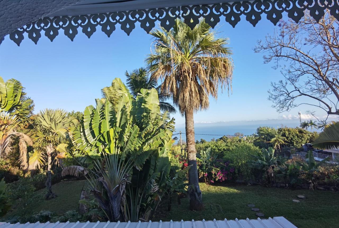 Le Jacaranda Du Guillaume Bed & Breakfast Le Guillaume Екстериор снимка